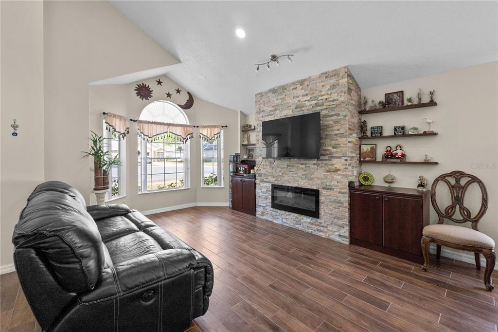101 Razorbill Court Orlando, FL 32828 - Photo 5 of 35 Gallery Image 5