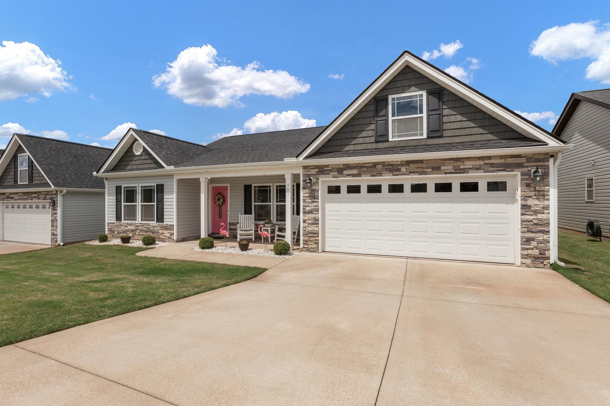 301 Highland Springs Loop Inman, SC 29349 - Photo 2 of 41