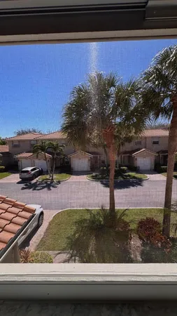 $2,900 | 6422 Park Lake Circle, Boynton Beach, FL 33437