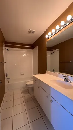 $2,900 | 6422 Park Lake Circle, Boynton Beach, FL 33437