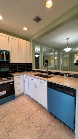 $2,900 | 6422 Park Lake Circle, Boynton Beach, FL 33437