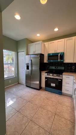 $2,900 | 6422 Park Lake Circle, Boynton Beach, FL 33437