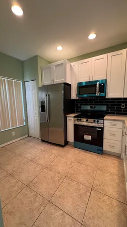 $2,900 | 6422 Park Lake Circle, Boynton Beach, FL 33437