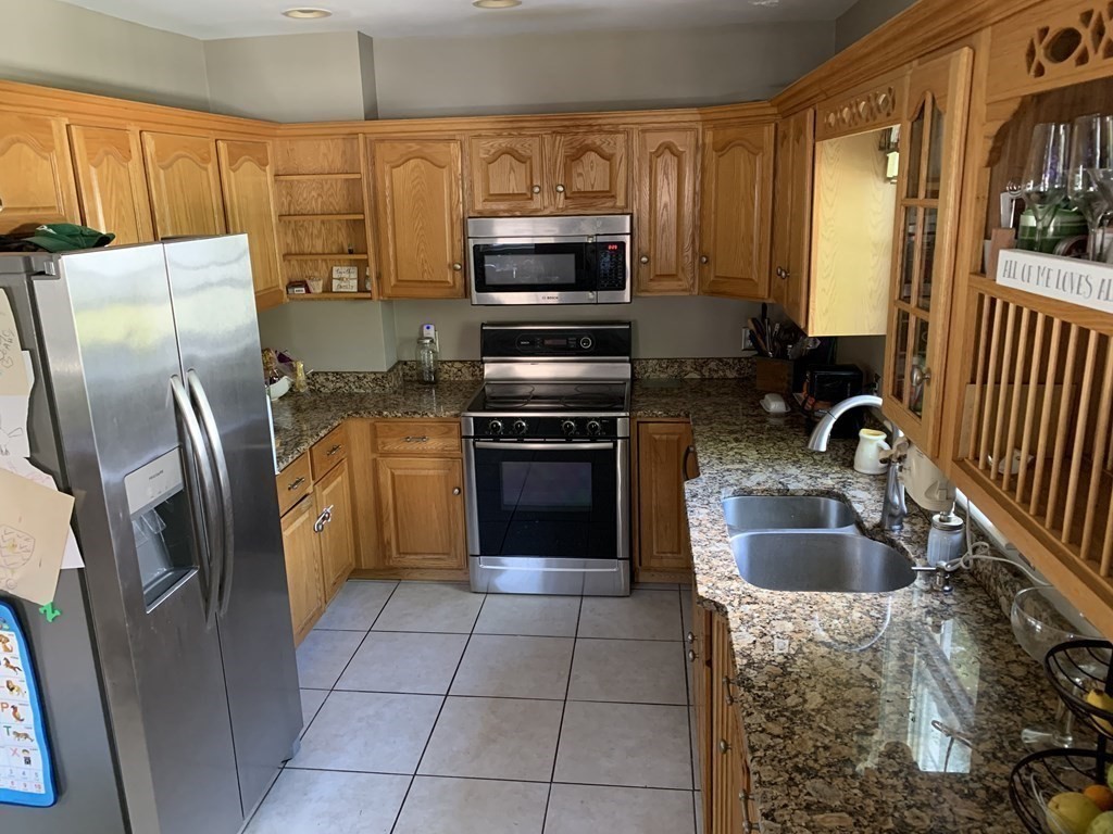 28 Moffatt Road, Unit 28 Salem, MA 01970 - Photo 3 of 15