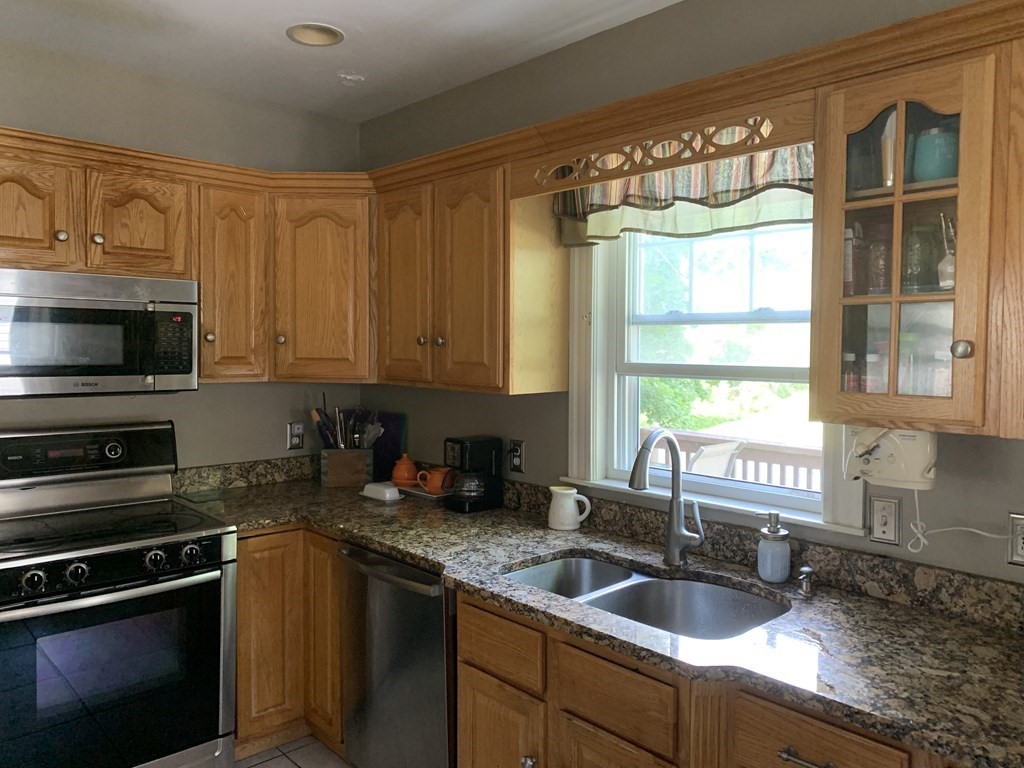28 Moffatt Road, Unit 28 Salem, MA 01970 - Photo 4 of 15