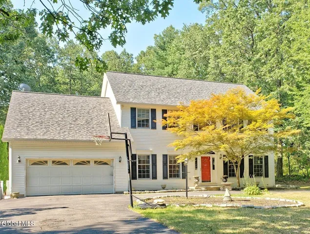 $599,900 | 4 North Sage Hill Lane, Menands, NY 12204