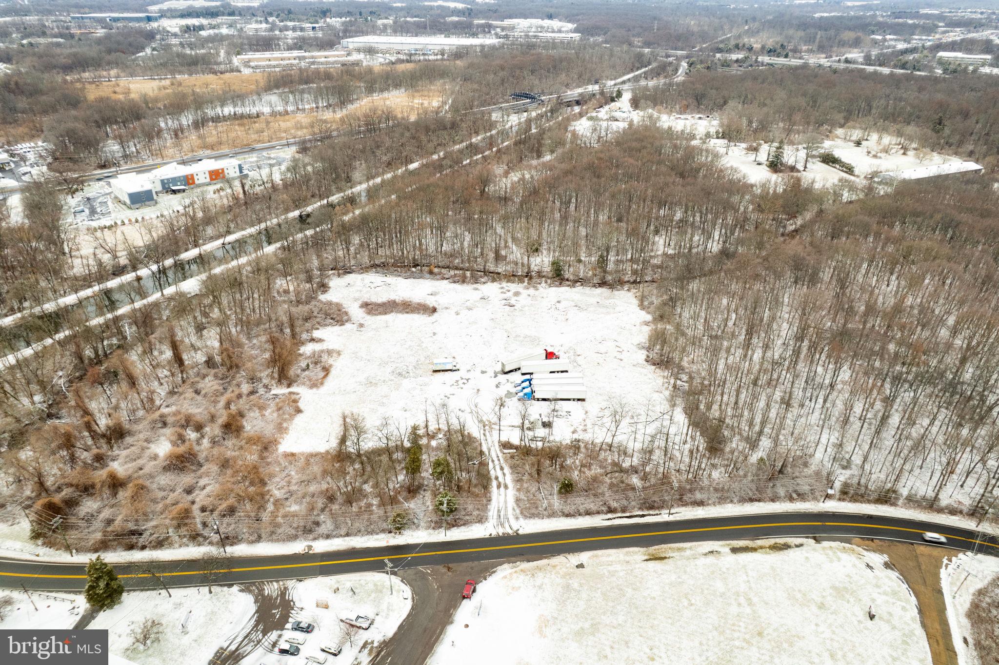 220 Bakers Basin Road Trenton, NJ 08648 - Photo 5 of 15 a view of a yard from a balcony