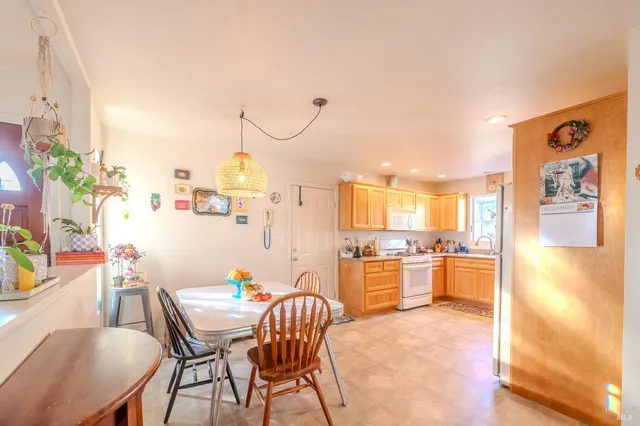 $699,000 | 822 Jack London Drive, Santa Rosa, CA 95409