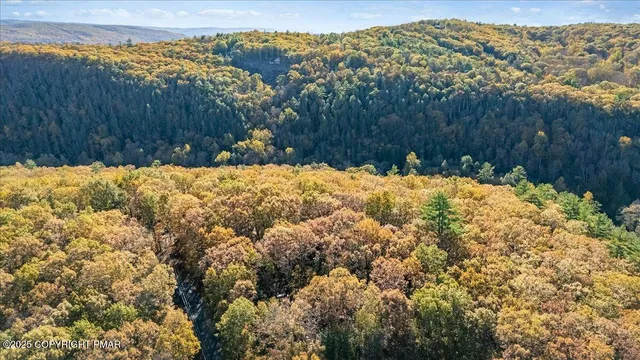 $299,000 | 543 Clubhouse Drive, East Stroudsburg, PA 18302