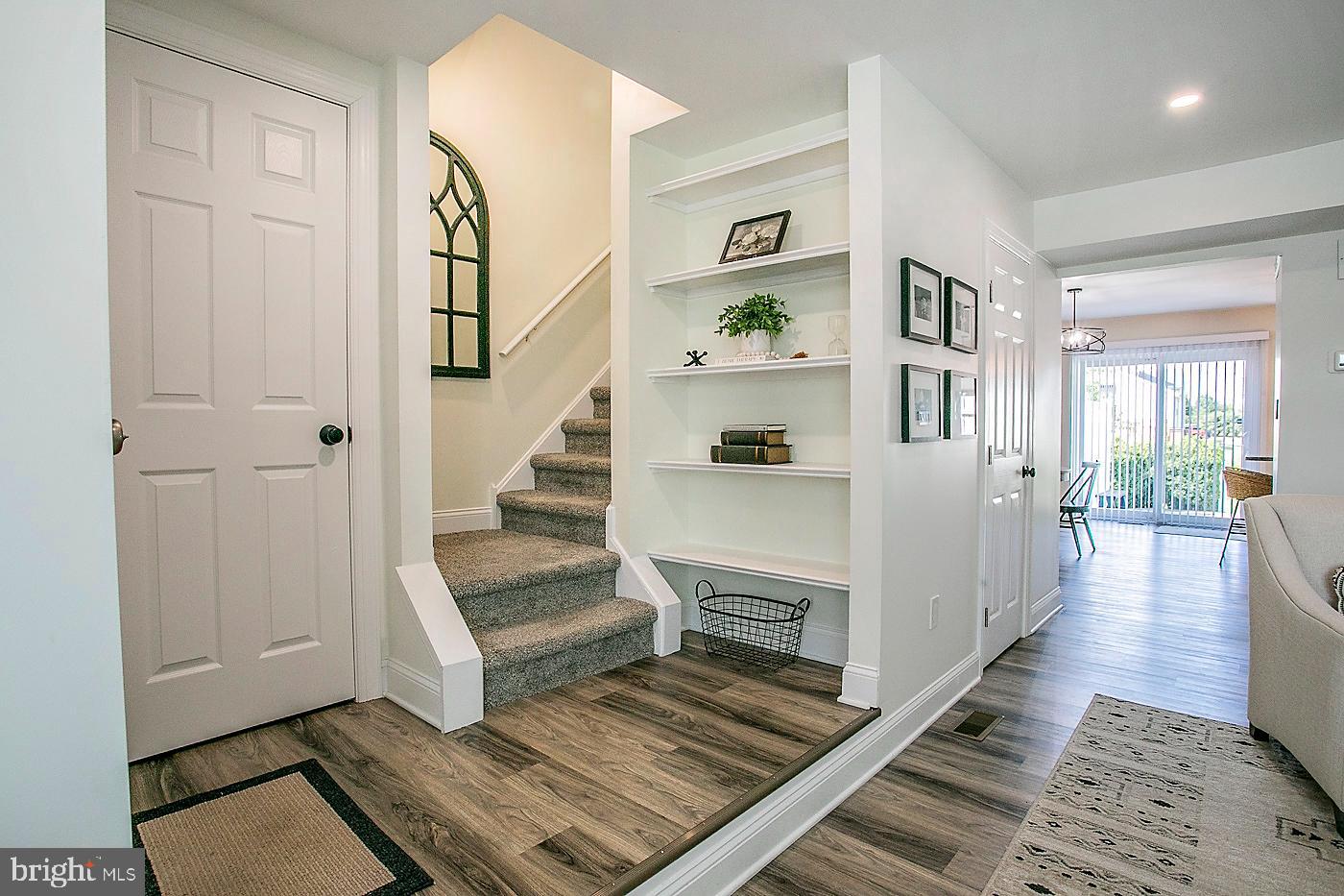 205 Tupelo Grove Ambler, PA 19002 - Photo 5 of 32 Entry Foyer