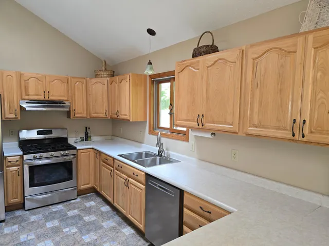 $525,000 | 17135 200 Street, Lake Park, MN 56554