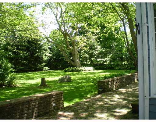 88 Ferry Road Bristol, RI 02809 - Photo 7 of 8 Yard/Garden.