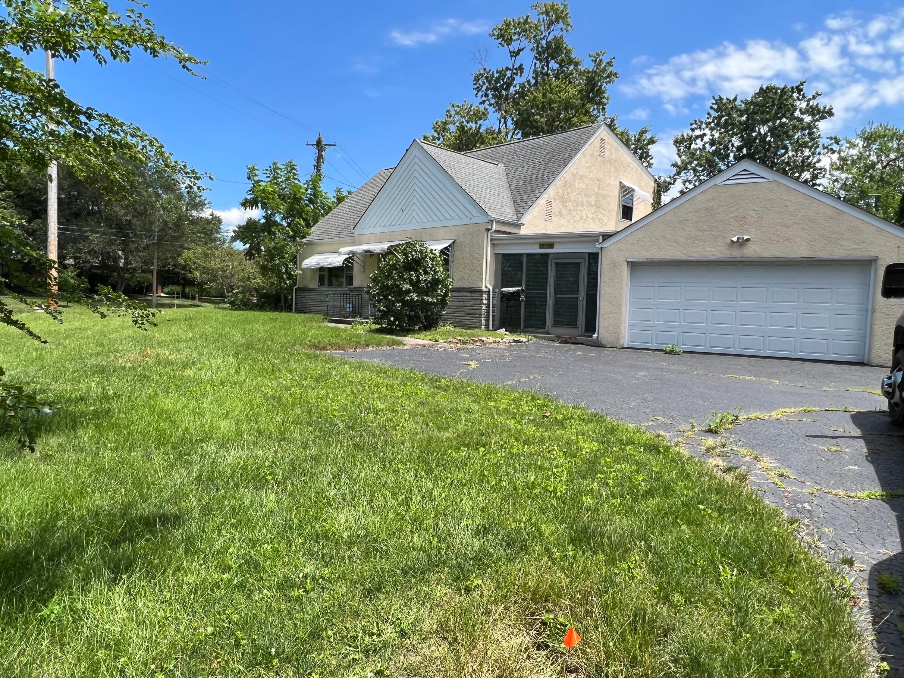 2770 Tremont Road Columbus, OH 43221 - Photo 2 of 42 IMG_8256