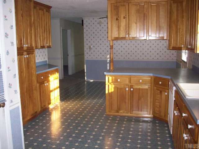 722 Weaver Road Kenly, NC 27542 - Photo 3 of 12 Gallery Image 3