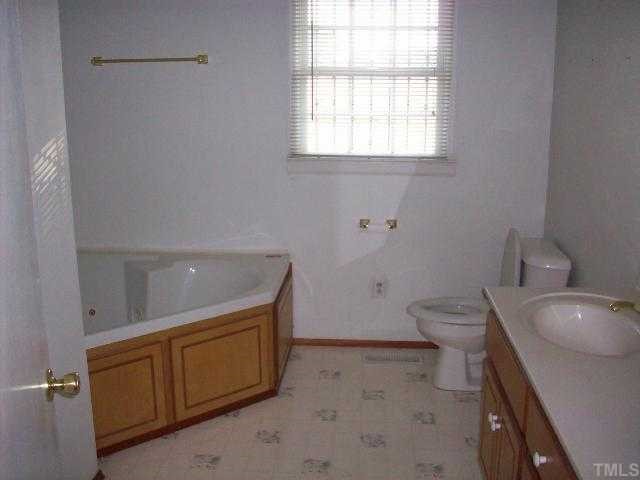 722 Weaver Road Kenly, NC 27542 - Photo 7 of 12 Gallery Image 7