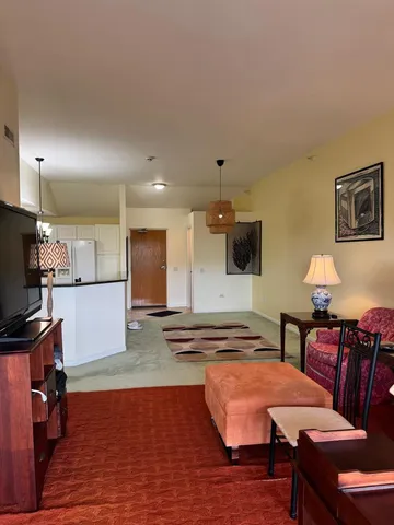 $2,300 | 2020 St Regis Drive, Unit 607, Lombard, IL 60148