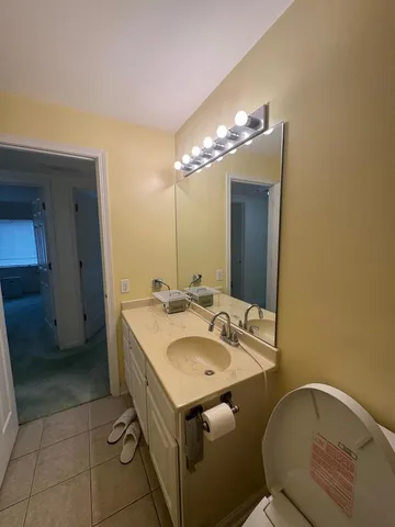 $2,300 | 2020 St Regis Drive, Unit 607, Lombard, IL 60148