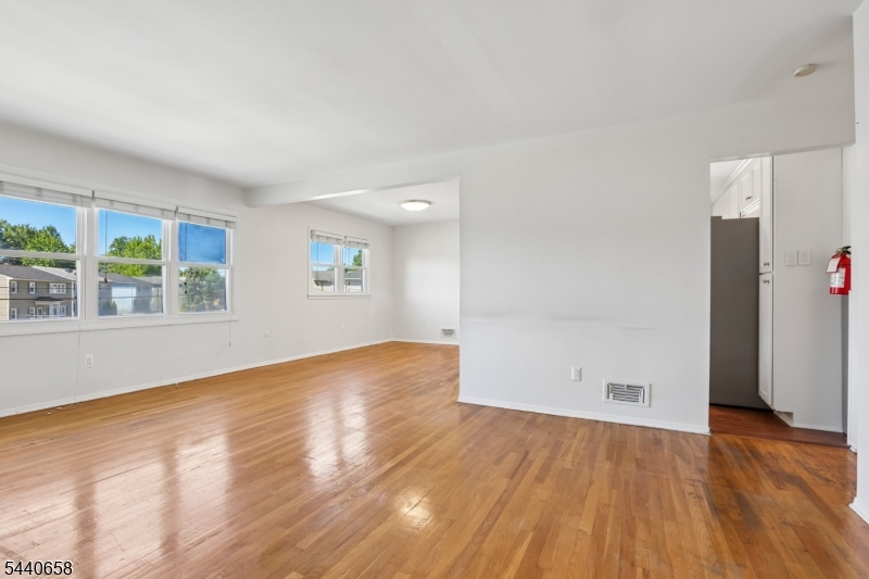 345 Trotting Road Union, NJ 07083 - Photo 22 of 43