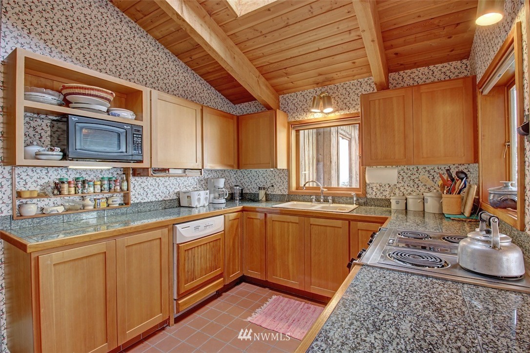 210 Stormridge Road Friday Harbor, WA 98250 - Photo 10 of 15 Gallery Image 10