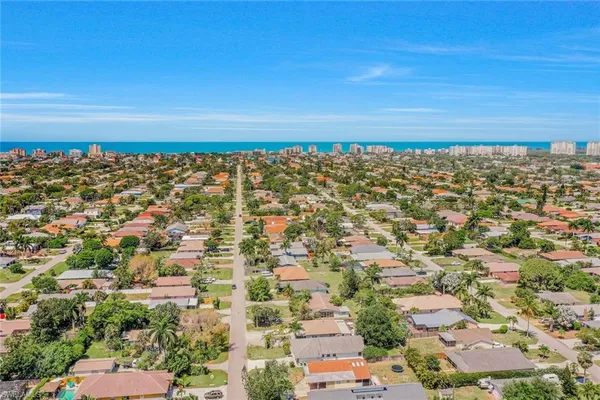 $995,000 | 771 104th Avenue North, Naples, FL 34108