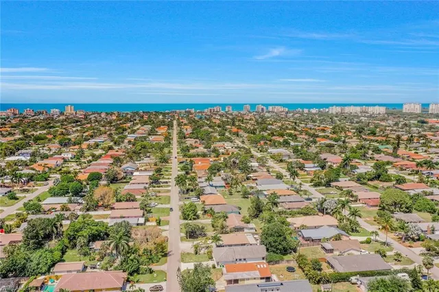 $995,000 | 771 104th Avenue North, Naples, FL 34108