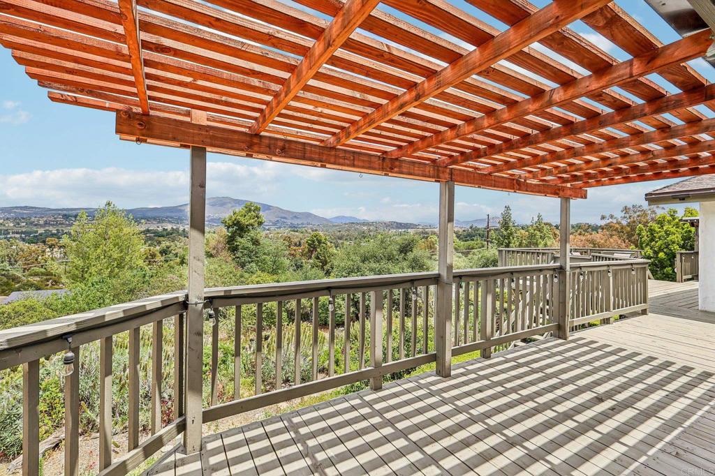 1052 Ranchito Vista Alpine, CA 91901 - Photo 26 of 72