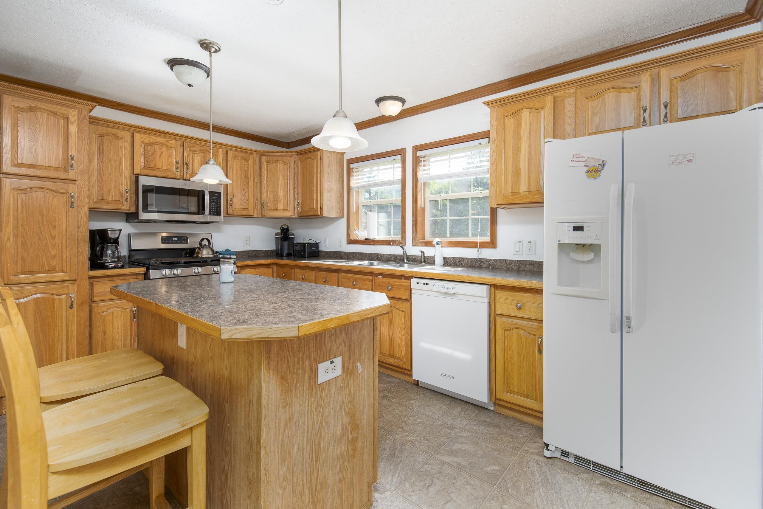 89 Townsend Brook Road Pittsfield, VT 05762 - Photo 11 of 38