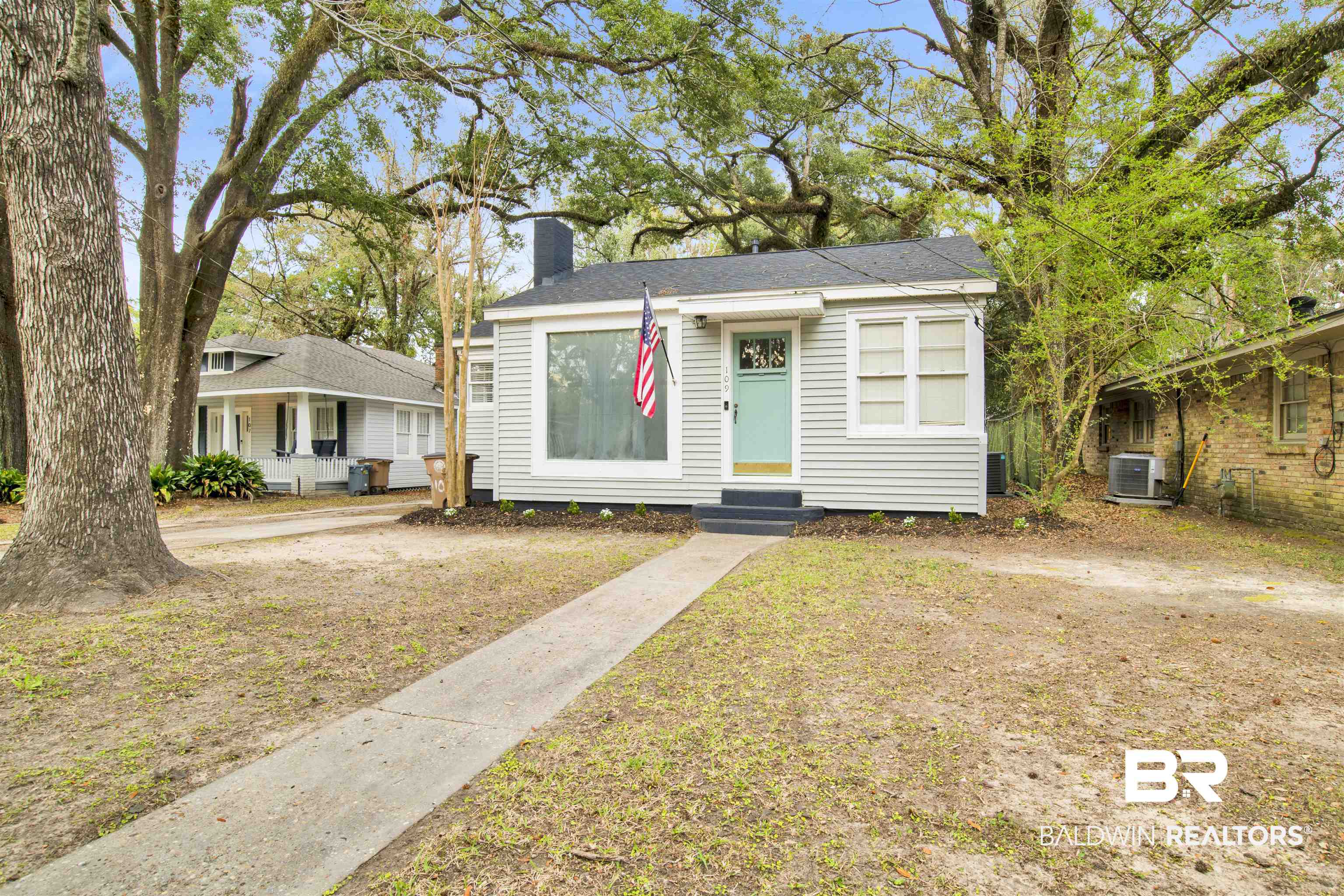 109 Mohawk Street Mobile, AL 36606 - Photo 1 of 28