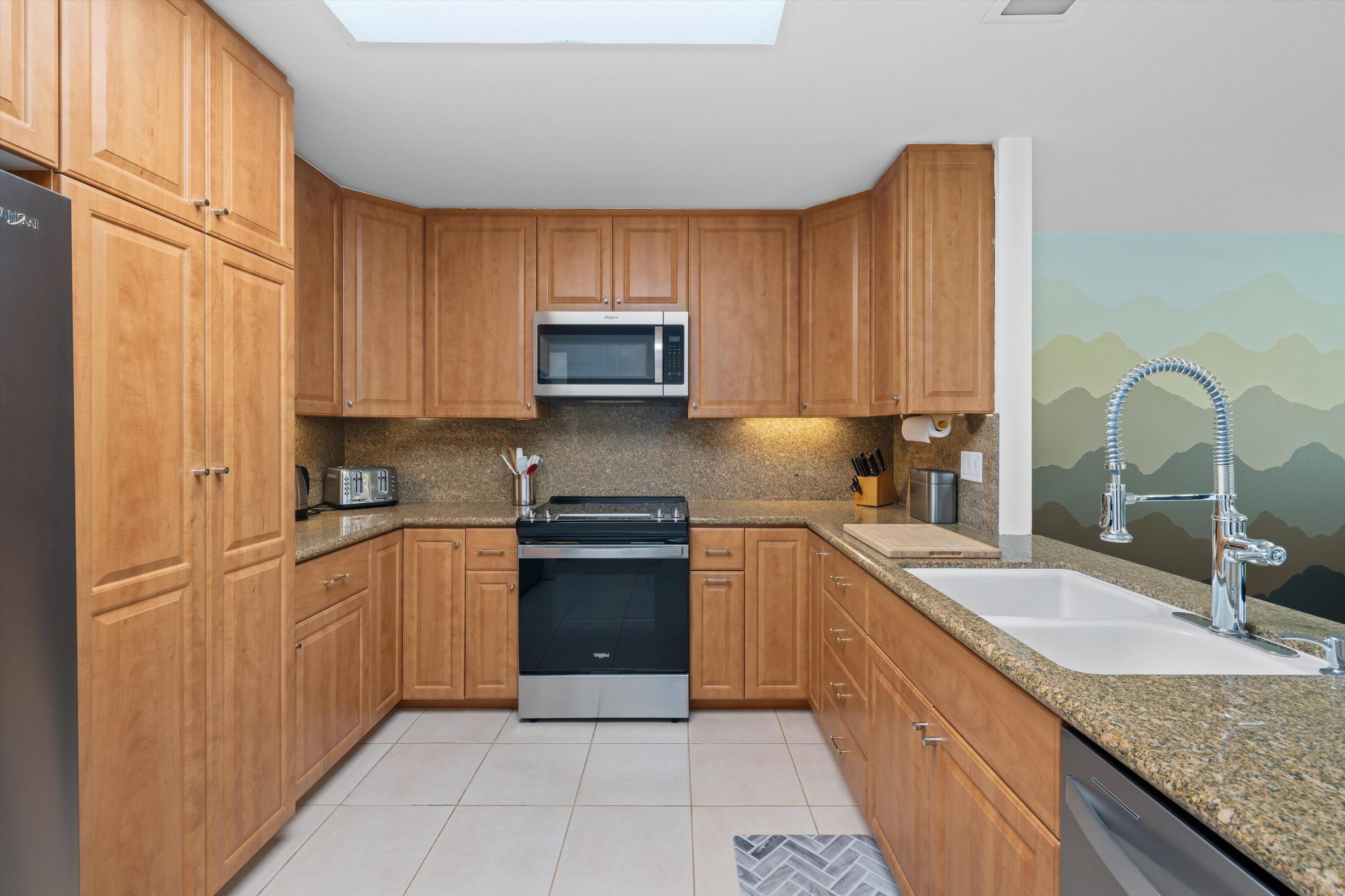 1 Barnard Court Rancho Mirage, CA 92270 - Photo 8 of 32 25-Photo-25
