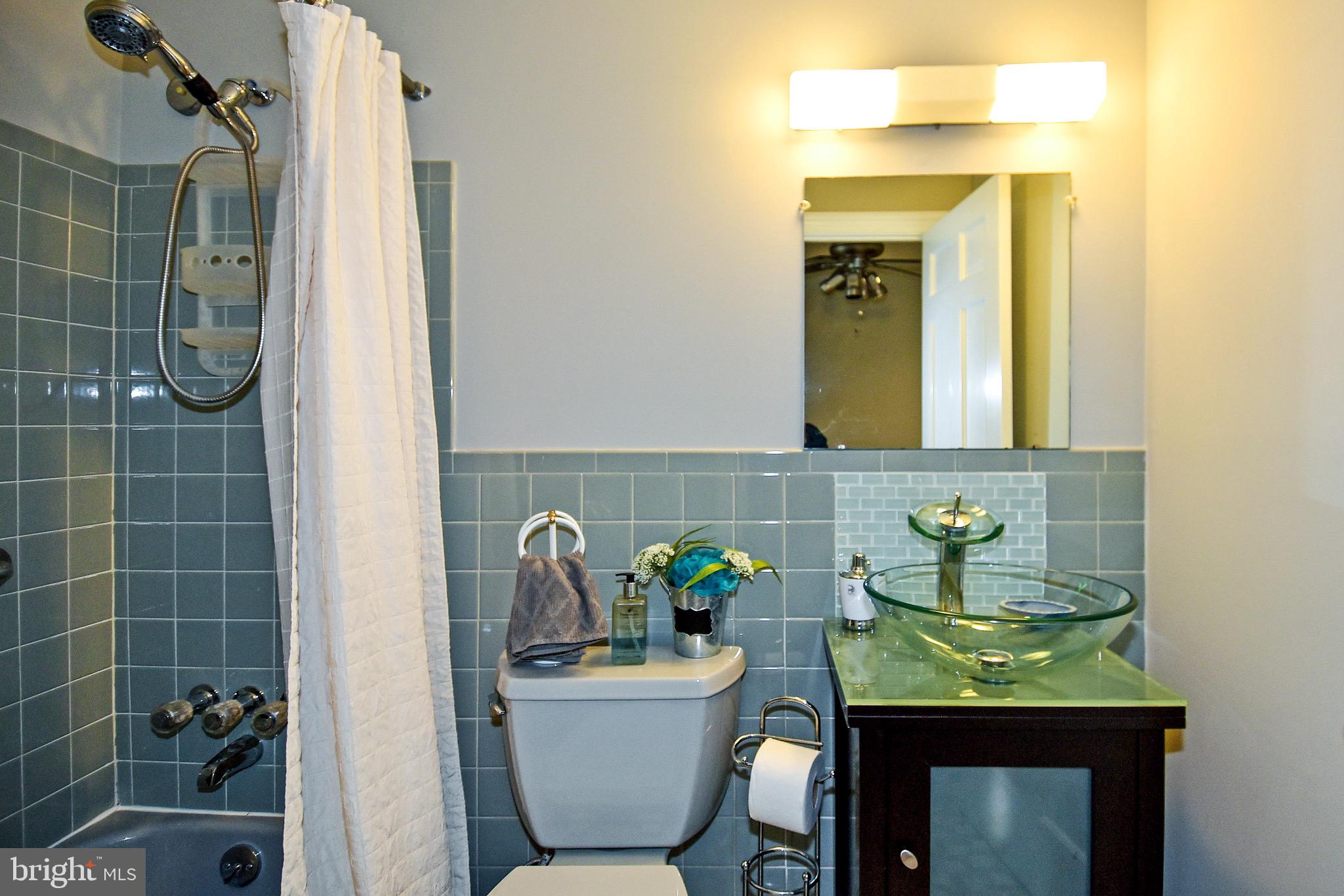 606 H Street Southwest Washington, DC 20024 - Photo 41 of 50 Bathroom