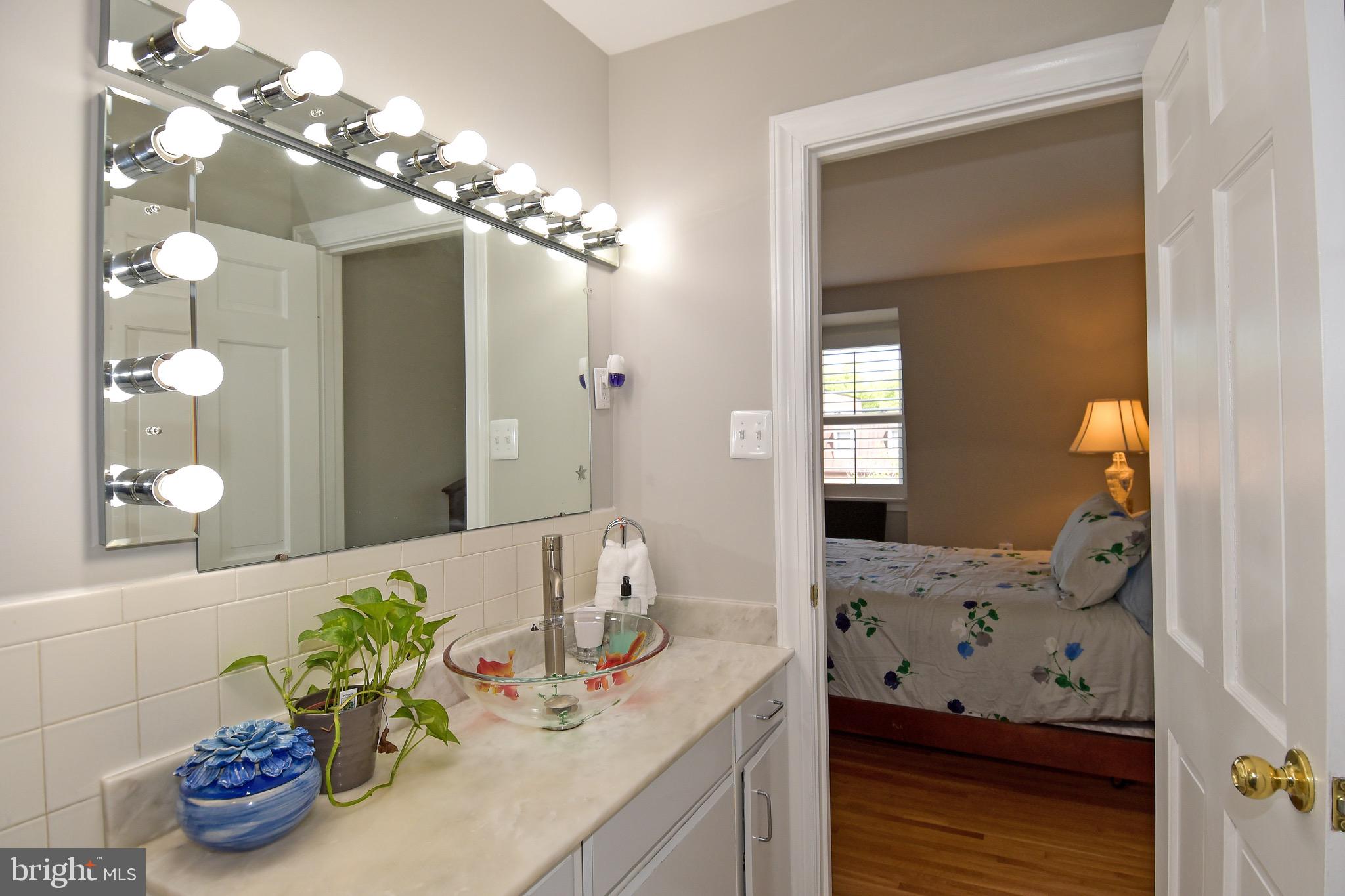 606 H Street Southwest Washington, DC 20024 - Photo 47 of 50 Master Bathroom