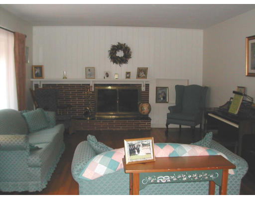 10 Juniper Road Andover, MA 01810 - Photo 11 of 13 Gallery Image 11