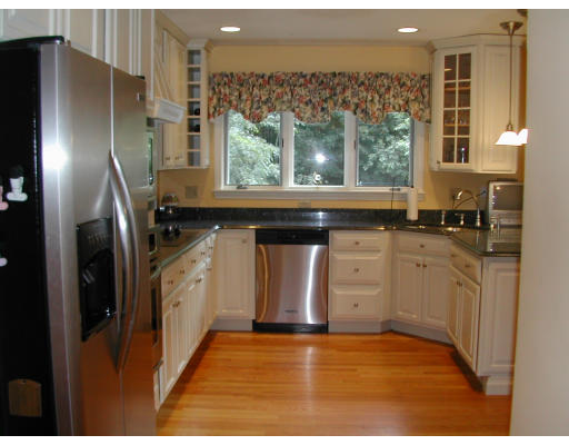 10 Juniper Road Andover, MA 01810 - Photo 8 of 13 Gallery Image 8