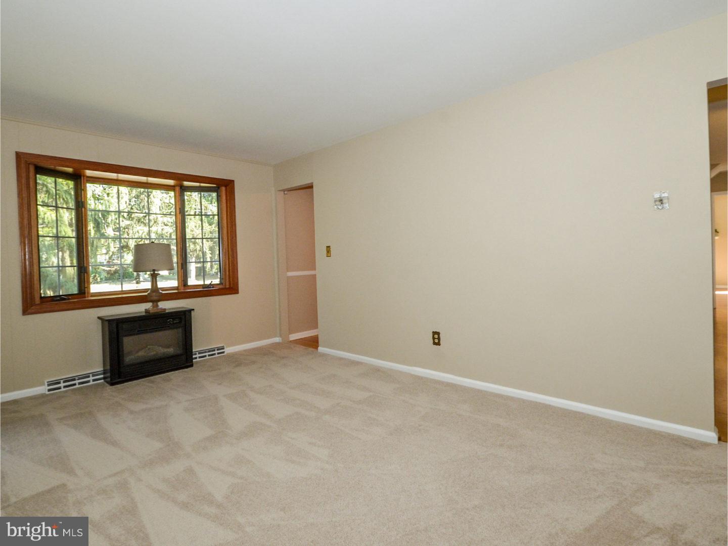 581 Kings Road Yardley, PA 19067 - Photo 11 of 25 Family Room