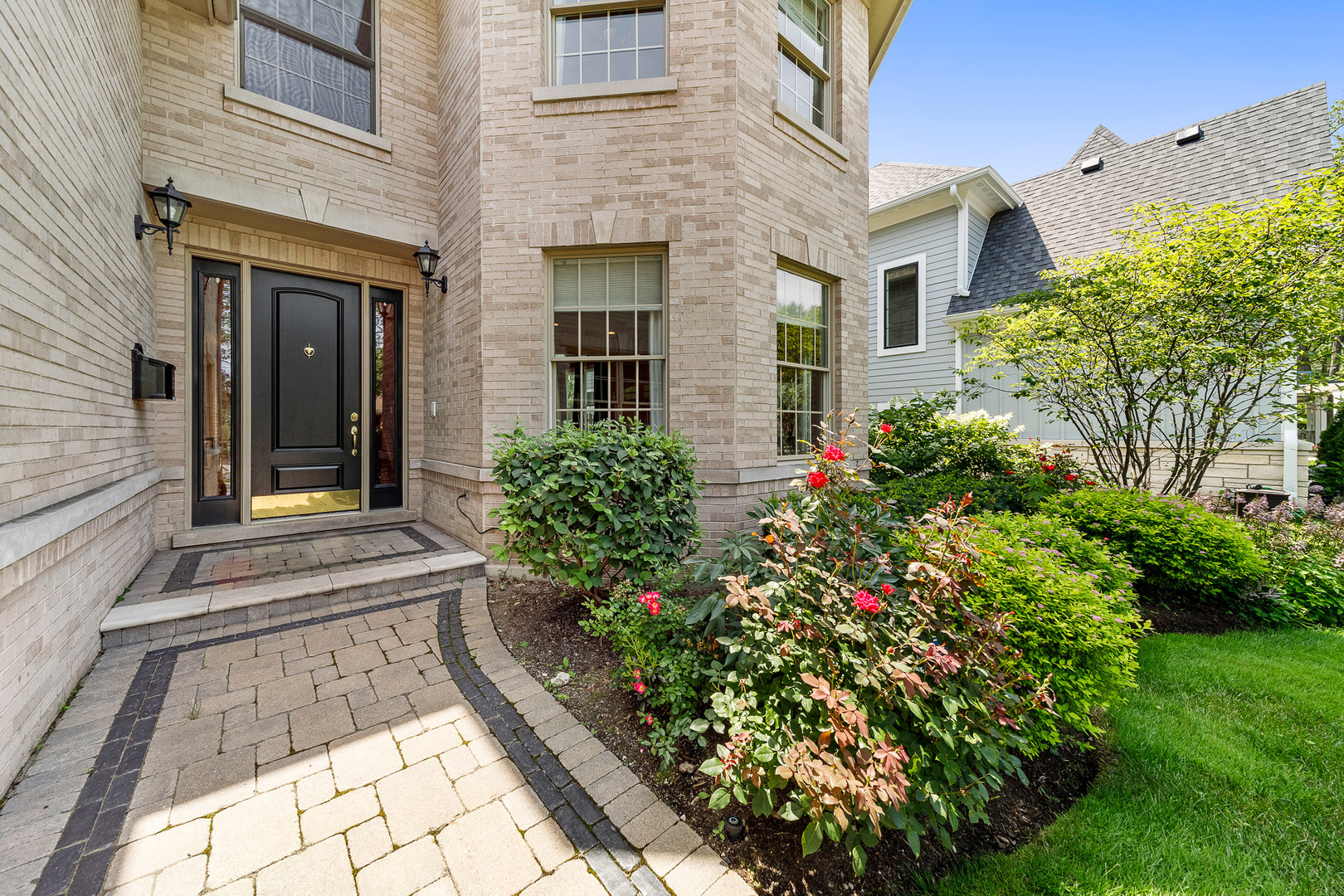 2235 Covert Road Glenview, IL 60025 - Photo 2 of 35 front view of a house