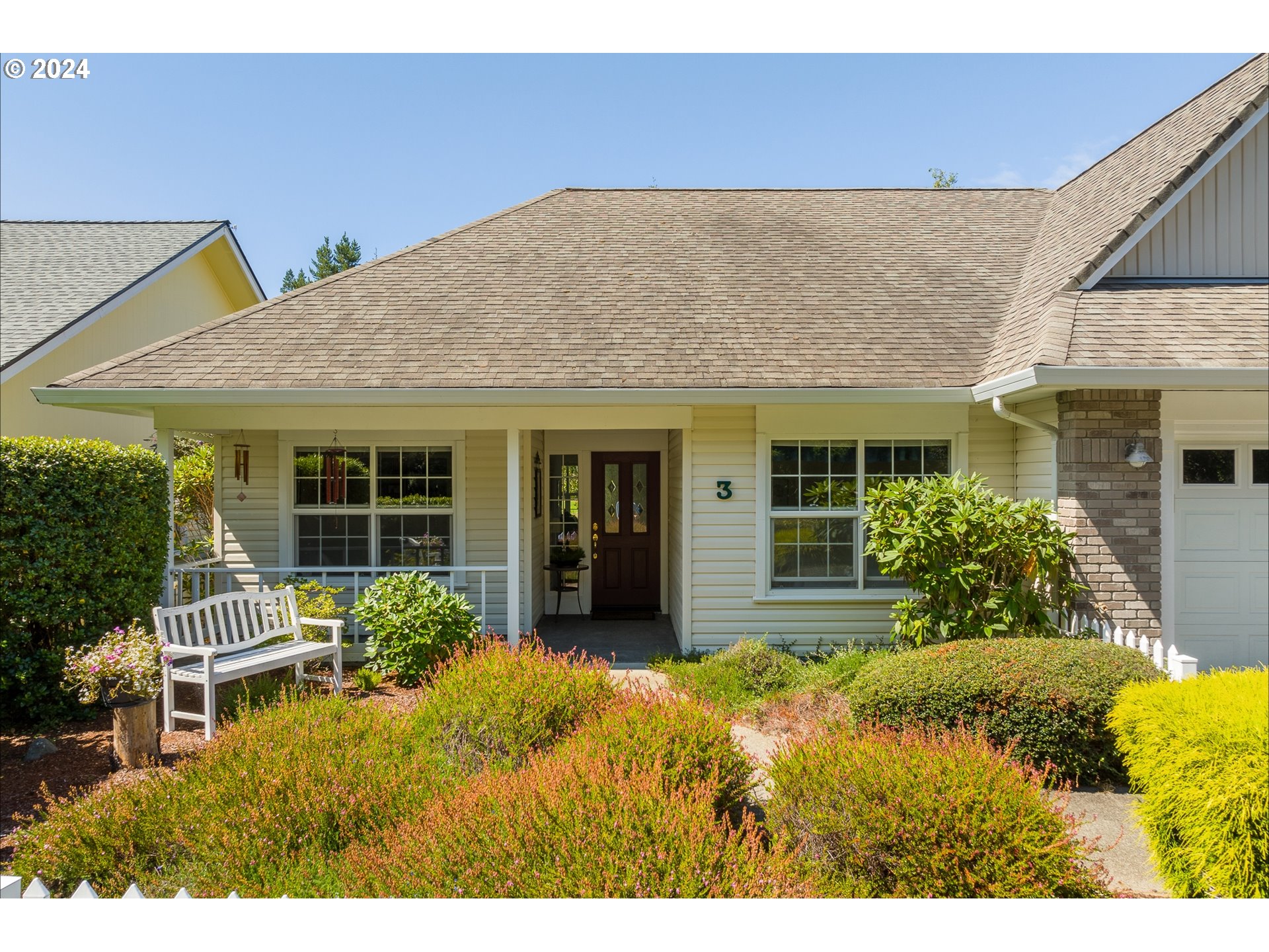 3 Waterford Downs Florence, OR 97439 - Photo 9 of 46 a house view with a garden space
