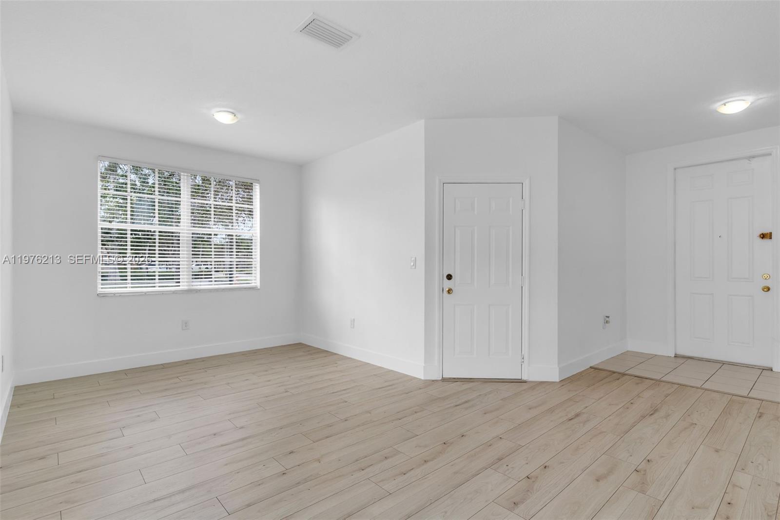 925 Southwest 152 Nd Court Miami, FL 33194 - Photo 4 of 25