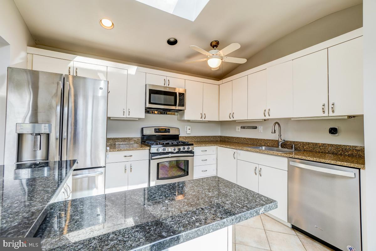 7702 Hamilton Spring Road Bethesda, MD 20817 - Photo 15 of 43 Kitchen