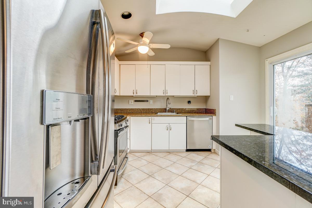 7702 Hamilton Spring Road Bethesda, MD 20817 - Photo 17 of 43 Kitchen