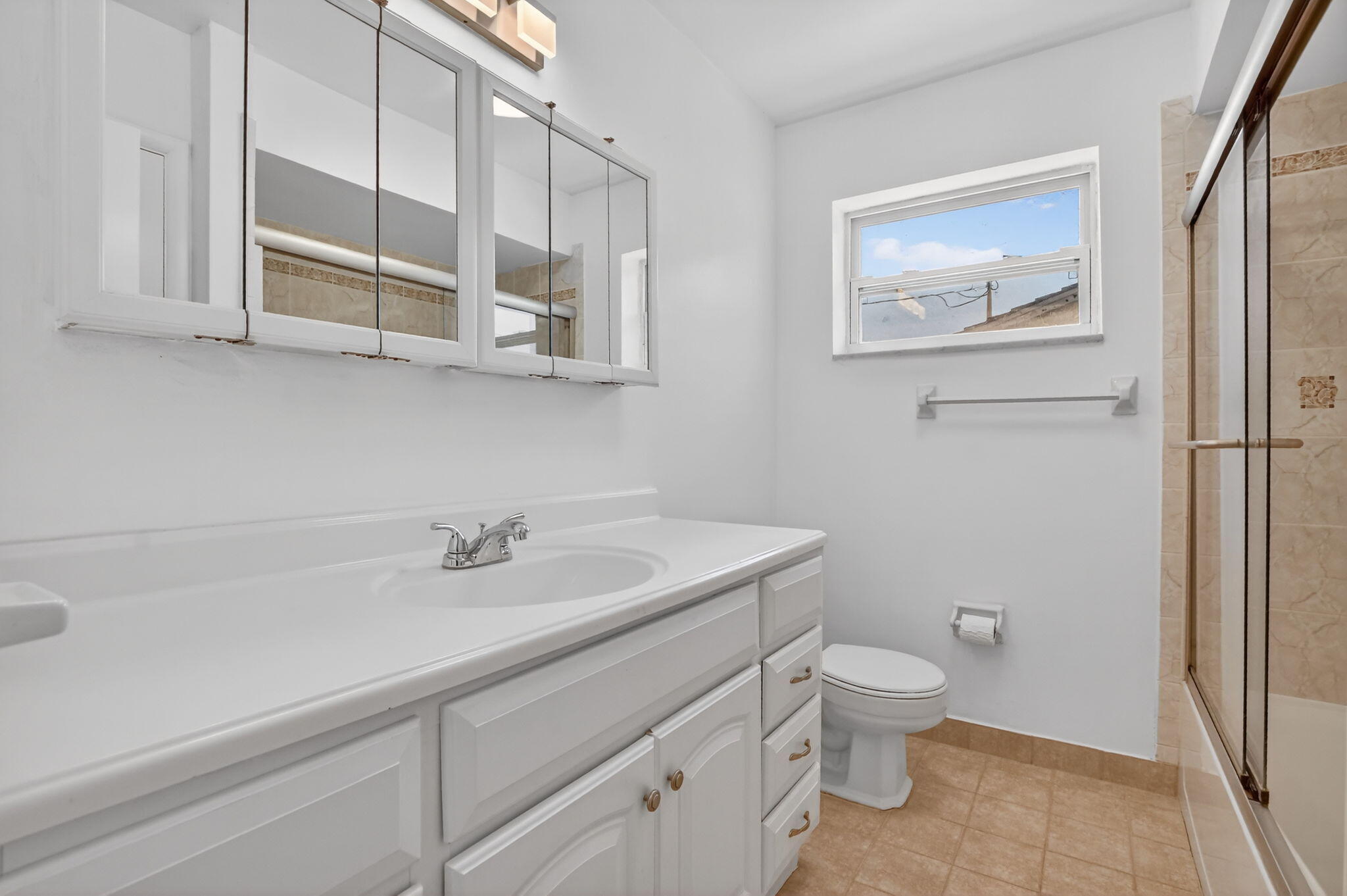 800 Southwest 12th Avenue Boca Raton, FL 33486 - Photo 23 of 32 Bathroom 2