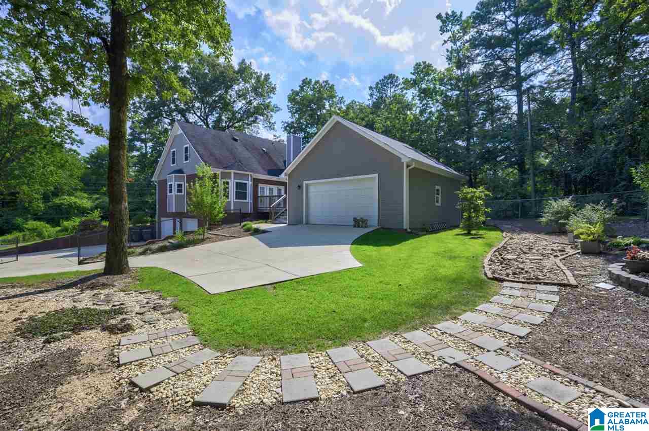 2411 Royal Lane Pelham, AL 35124 - Photo 9 of 48