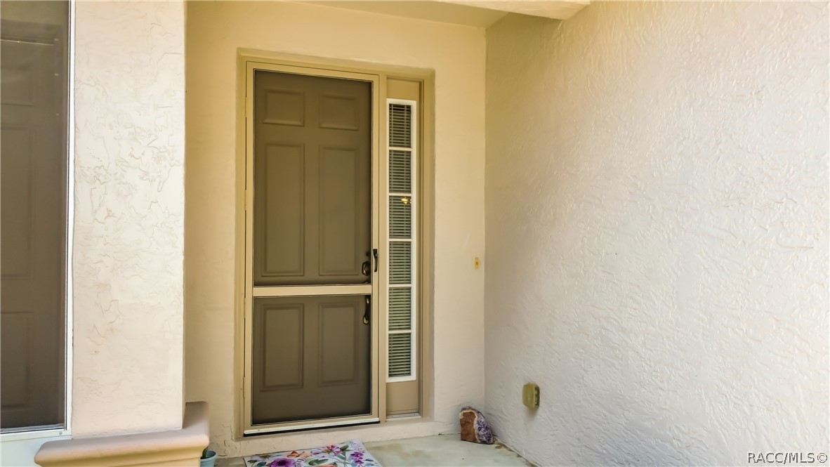 1660 West Spring Meadow Loop Lecanto, FL 34461 - Photo 3 of 54