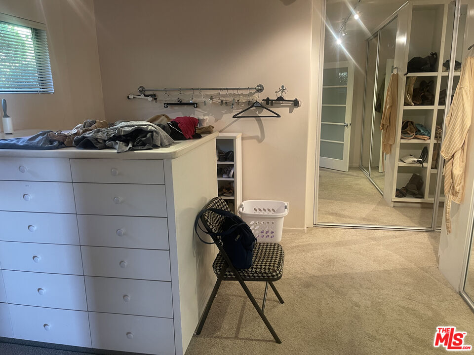 2027 Westridge Road Los Angeles, CA 90049 - Photo 21 of 44 Gallery Image 21