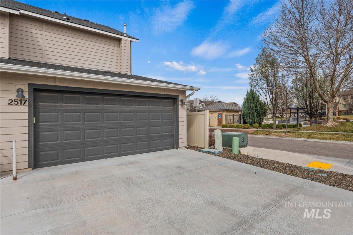 2517 East Goldstone Street Meridian, ID 83642 - Photo 21 of 22 Garage with driveway