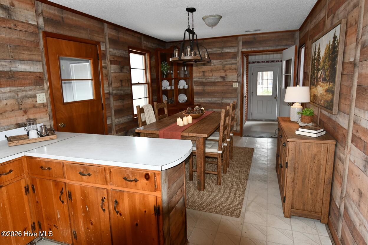 1692 Murray Circle Kinston, NC 28501 - Photo 11 of 23 Ai Enhanced Kitchen