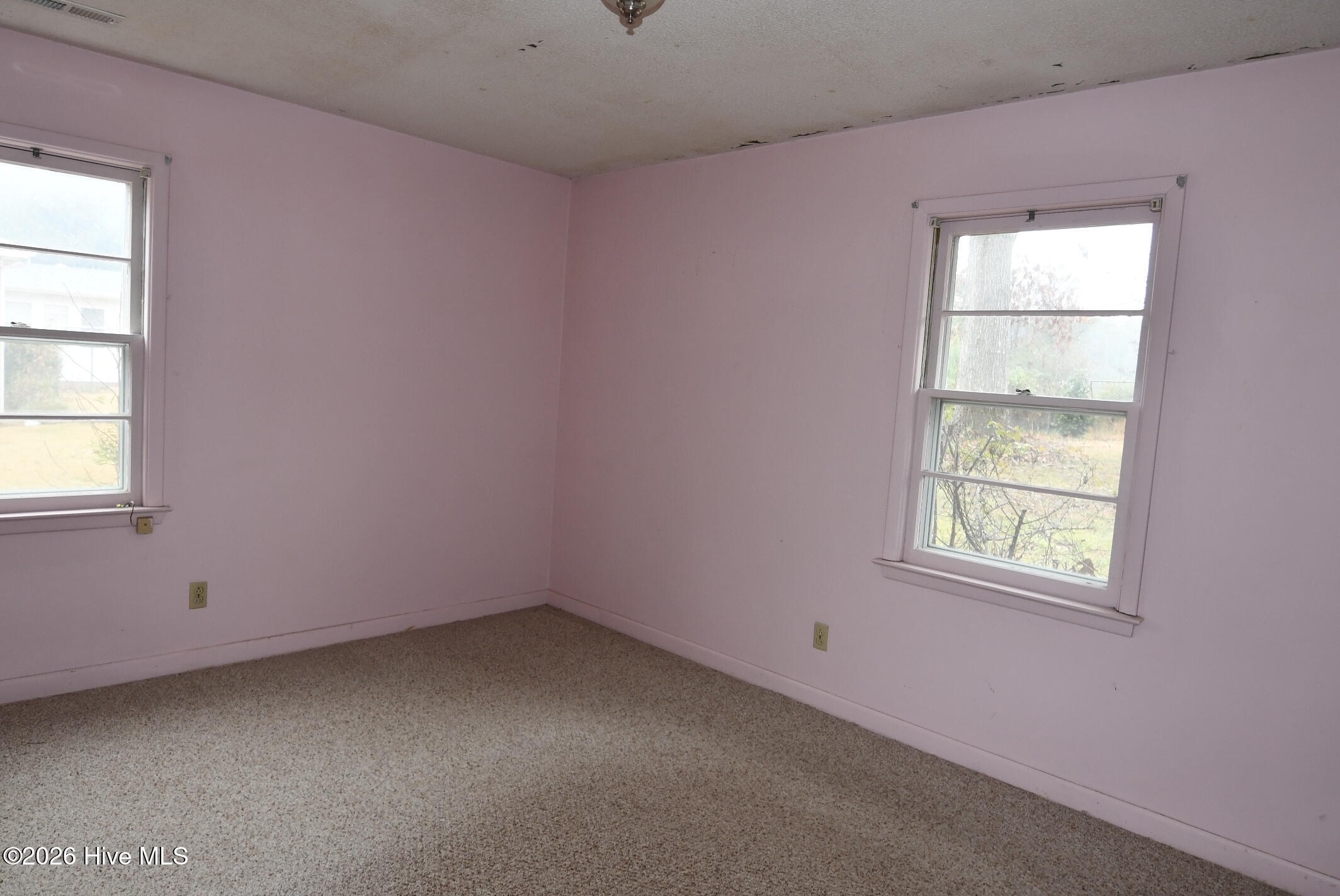 1692 Murray Circle Kinston, NC 28501 - Photo 12 of 23 Primary Bedroom