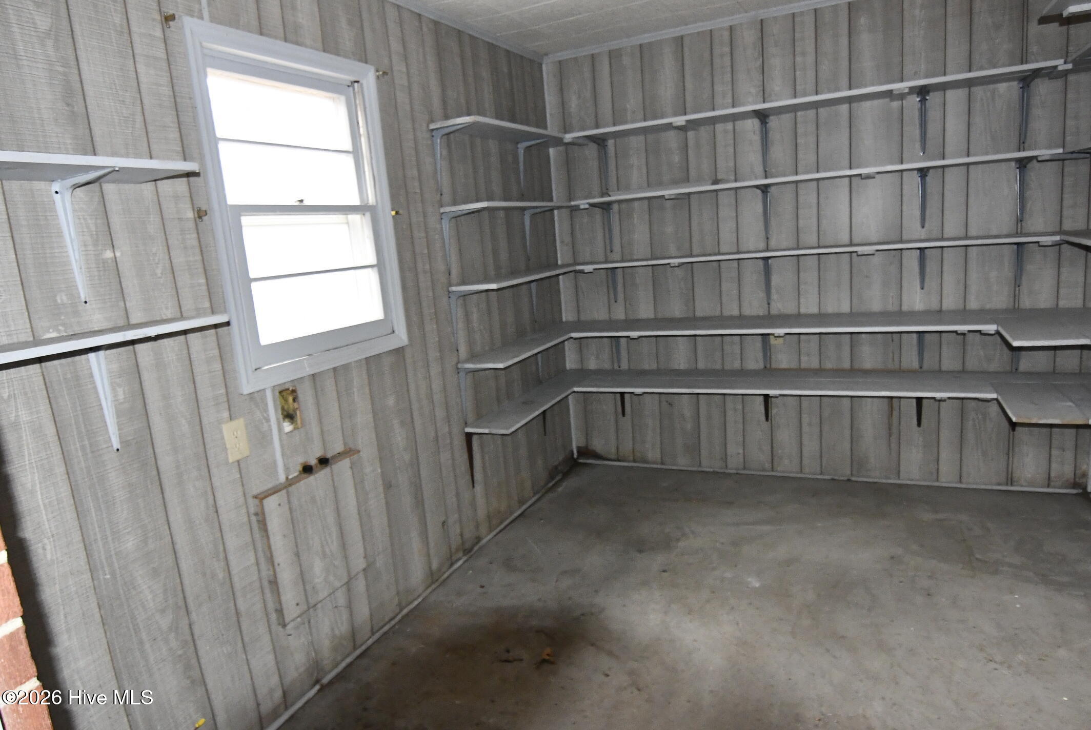 1692 Murray Circle Kinston, NC 28501 - Photo 17 of 23 Laundry Room