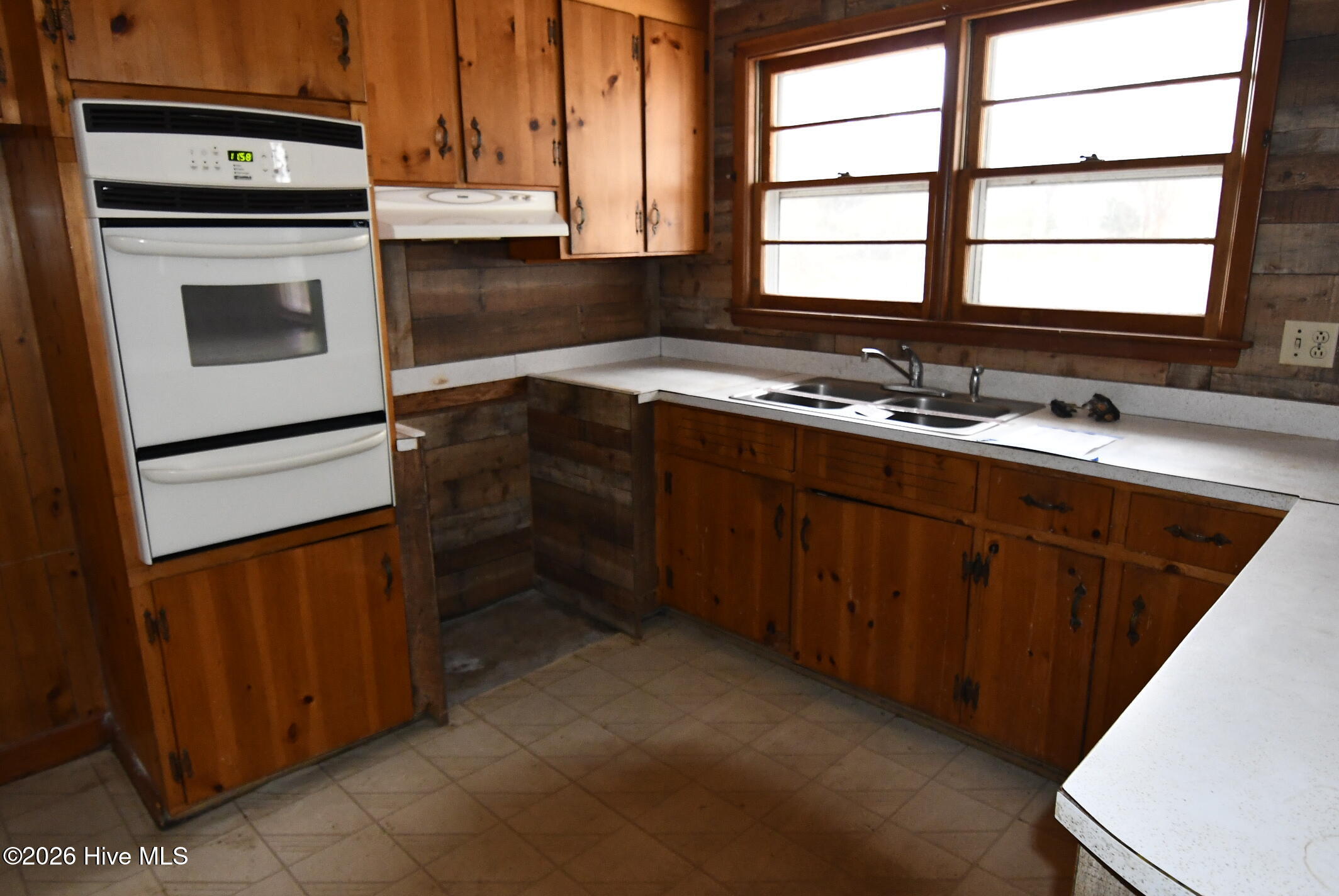 1692 Murray Circle Kinston, NC 28501 - Photo 9 of 23 Kitchen