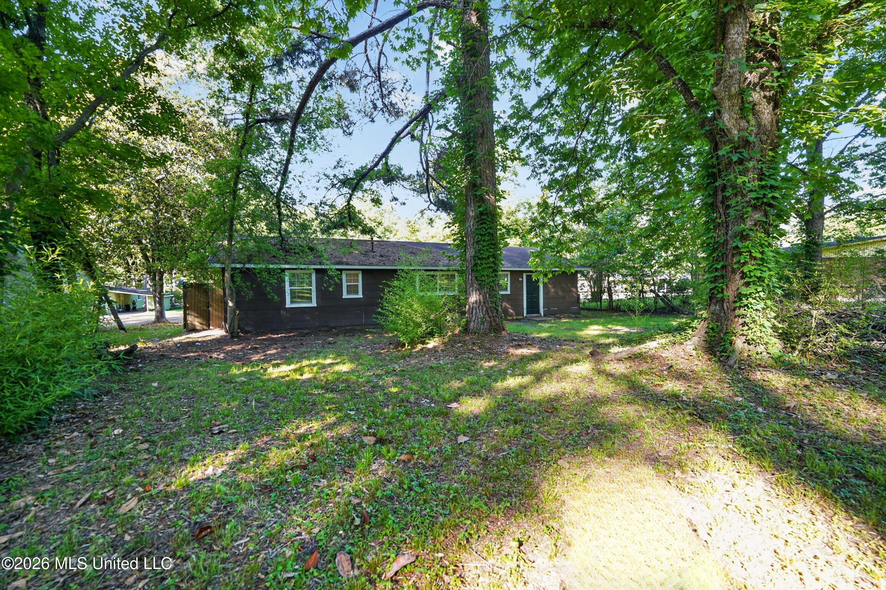620 Queen Circle Jackson, MS 39209 - Photo 7 of 43 07_620_Queen_Cir-Exterior-5481