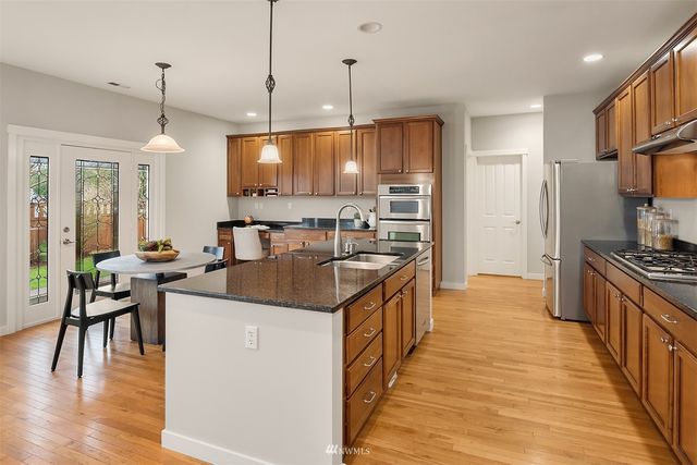 $1,325,000 | 25416 Southeast 275th Place, Maple Valley, WA 98038